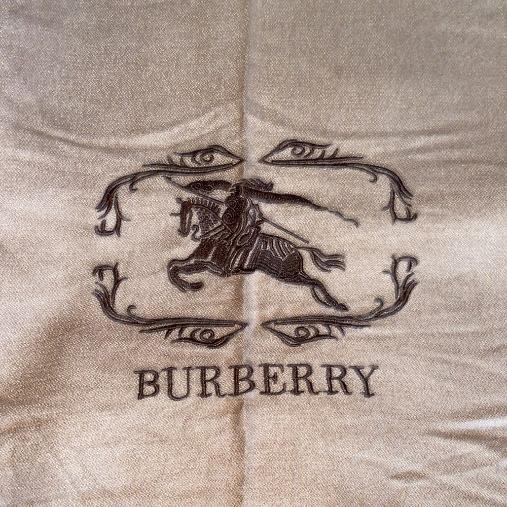 BURBERRY Lightweight Cashmere Wrap 26” X 80”